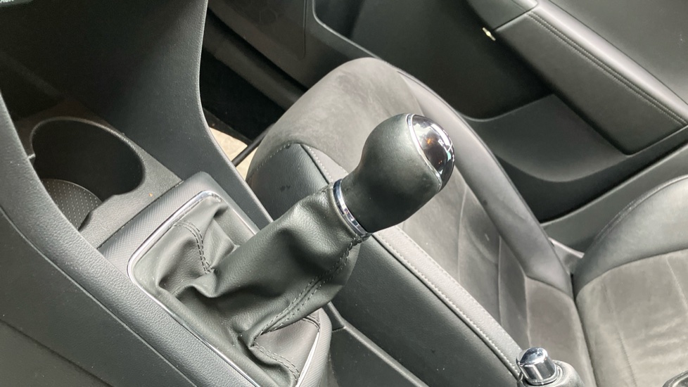 SEAT Toledo 1.0 TSI 110 Xcellence [EZ] 5dr Petrol Hatchback - Image 13