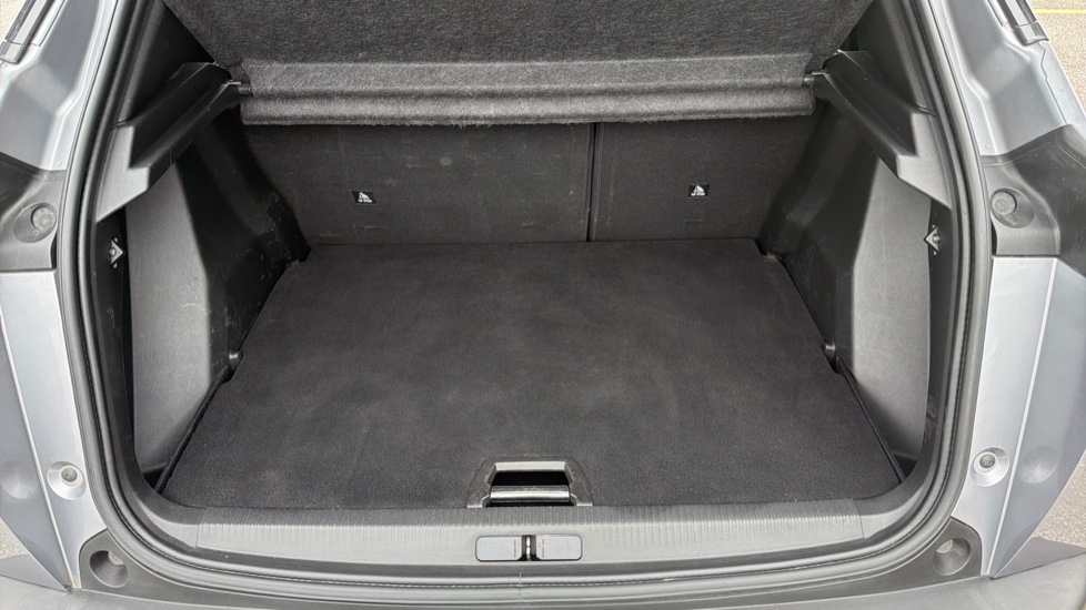 Peugeot 2008 1.2 PureTech 130 Allure Premium 5dr Petrol Estate - Image 4