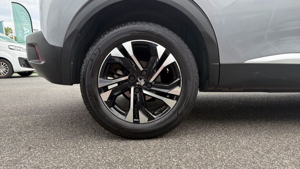 Peugeot 2008 1.2 PureTech 130 Allure Premium 5dr Petrol Estate - Image 7