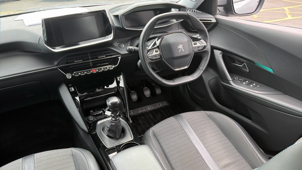 Peugeot 2008 1.2 PureTech 130 Allure Premium 5dr Petrol Estate - Image 9