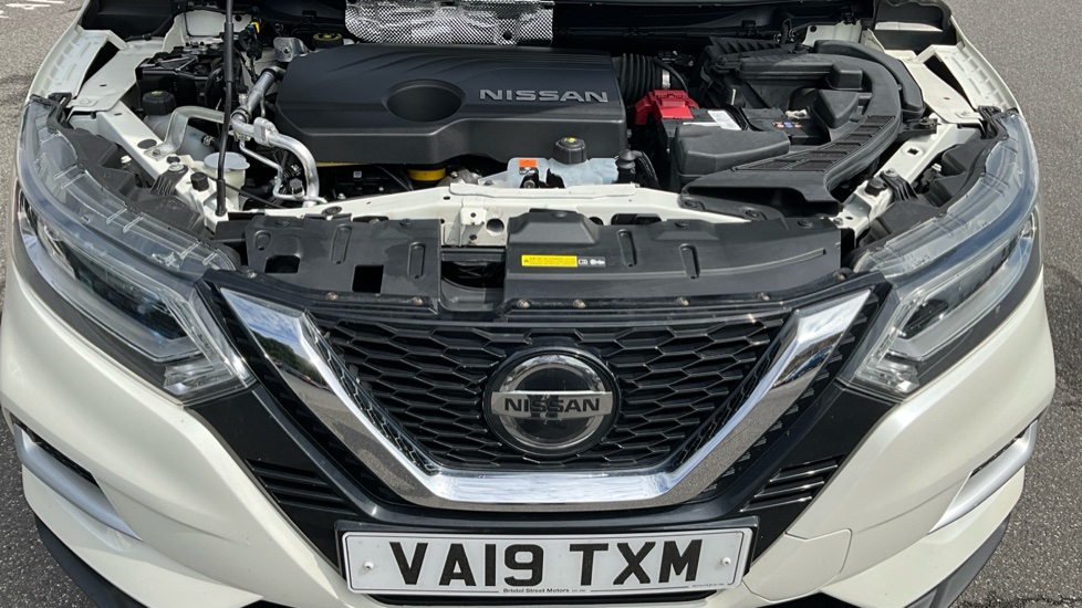Nissan Qashqai 1.5 dCi 115 Tekna 5dr DCT Diesel Hatchback - Image 8