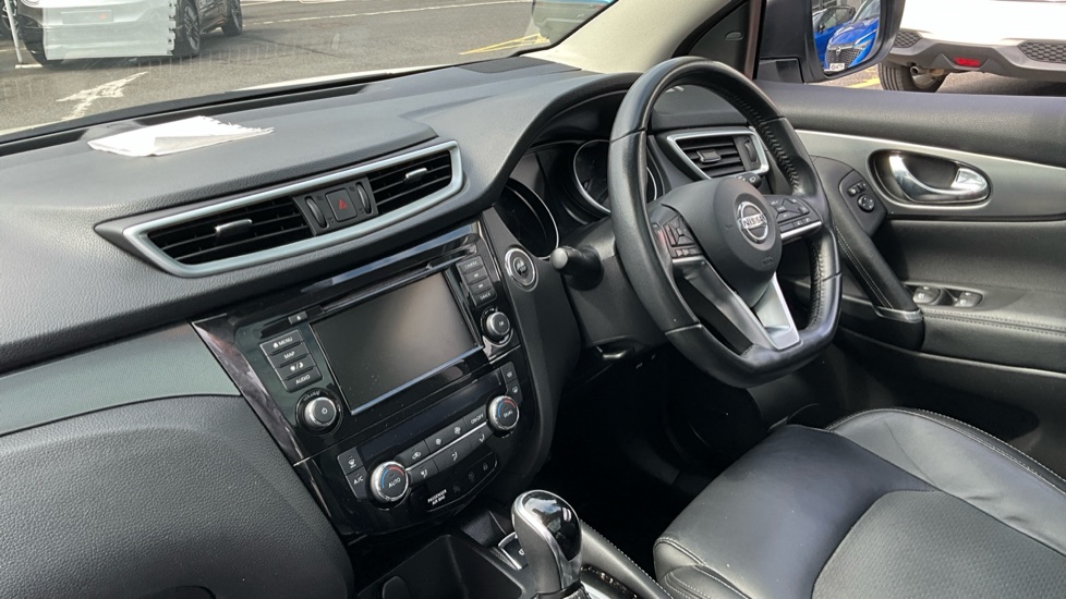 Nissan Qashqai 1.5 dCi 115 Tekna 5dr DCT Diesel Hatchback - Image 9