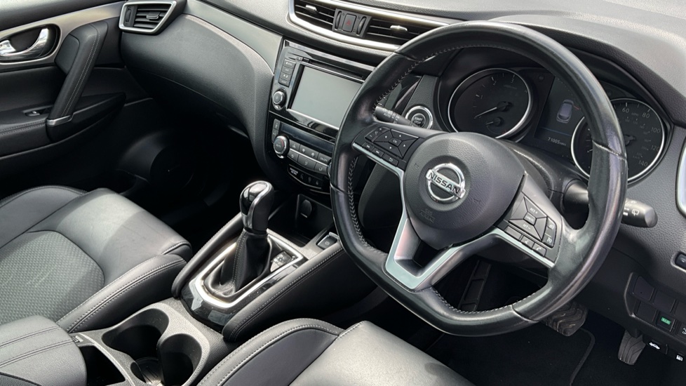 Nissan Qashqai 1.5 dCi 115 Tekna 5dr DCT Diesel Hatchback - Image 11