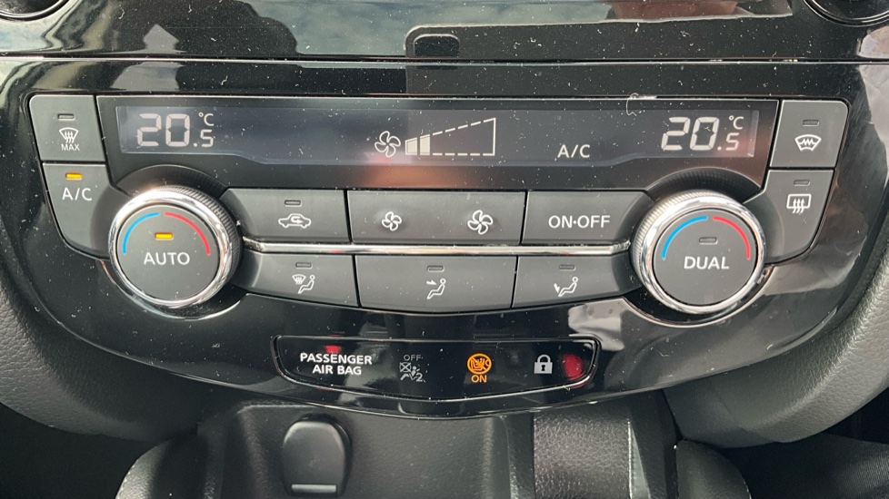 Nissan Qashqai 1.5 dCi 115 Tekna 5dr DCT Diesel Hatchback - Image 31