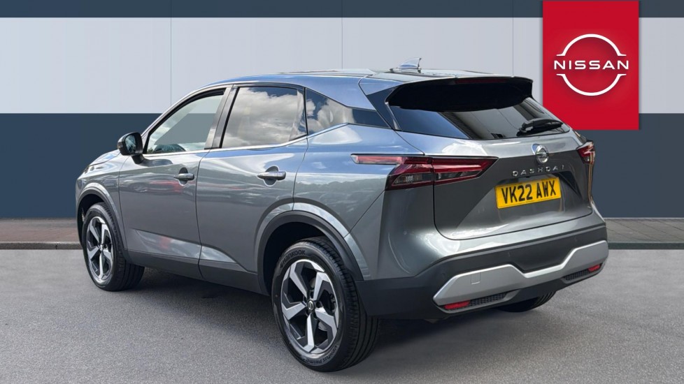 Nissan Qashqai 1.3 DiG-T MH N-Connecta 5dr Petrol Hatchback - Image 2