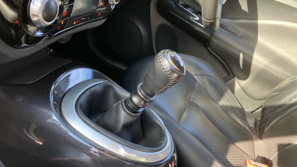 Nissan Juke 1.5 dCi Tekna 5dr Diesel Hatchback - Image 13