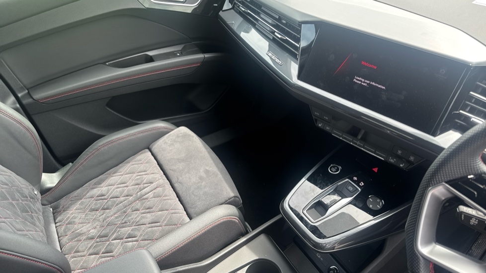 Audi Q4 e-tron 220kW 50 Quattro 82.77kWh Edition 1 5dr Auto Electric Estate - Image 14