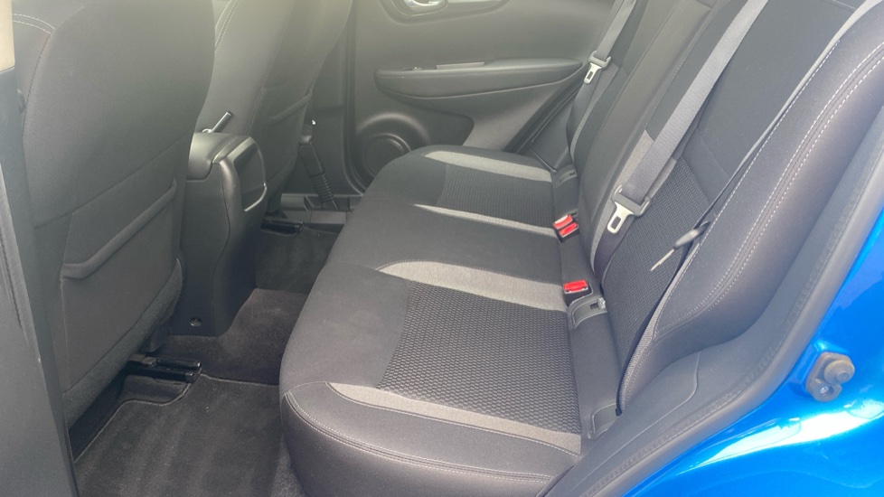 Nissan Qashqai 1.3 DiG-T Acenta Premium 5dr Petrol Hatchback - Image 16