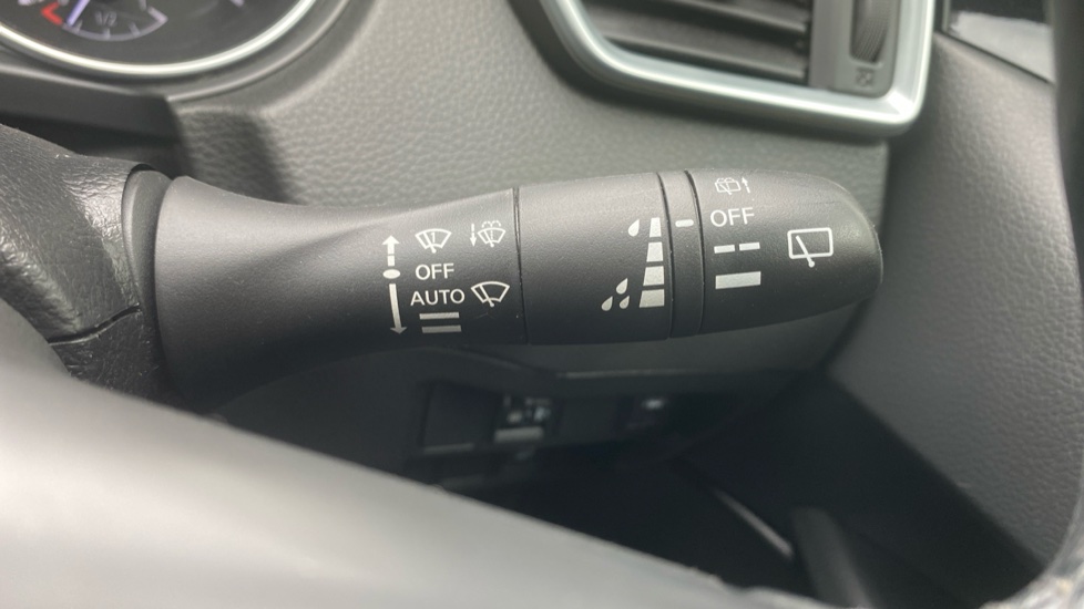 Nissan Qashqai 1.3 DiG-T Acenta Premium 5dr Petrol Hatchback - Image 25