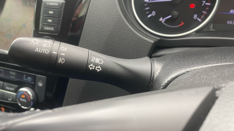 Nissan Qashqai 1.3 DiG-T Acenta Premium 5dr Petrol Hatchback - Image 26