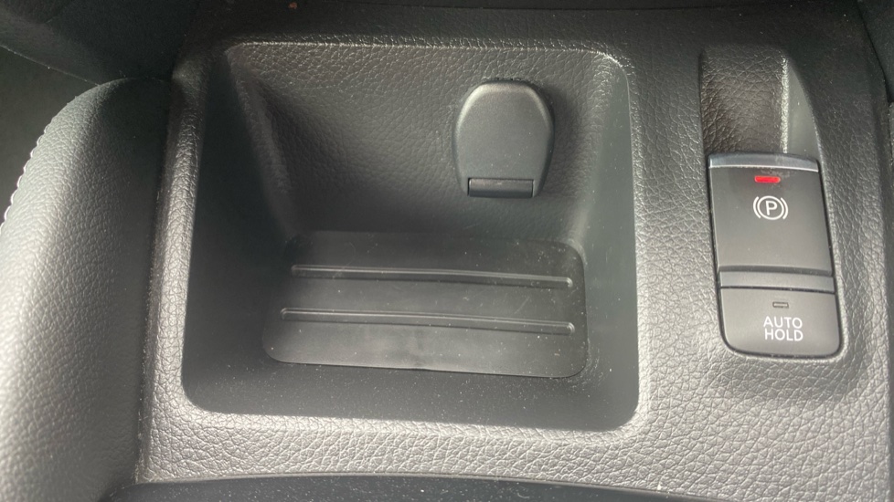 Nissan Qashqai 1.3 DiG-T Acenta Premium 5dr Petrol Hatchback - Image 28