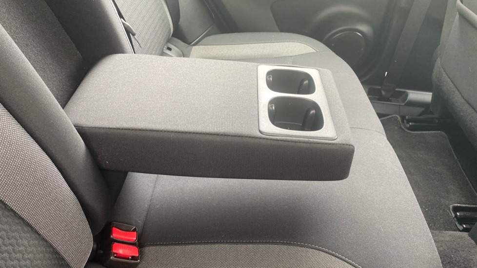 Nissan Qashqai 1.3 DiG-T Acenta Premium 5dr Petrol Hatchback - Image 35