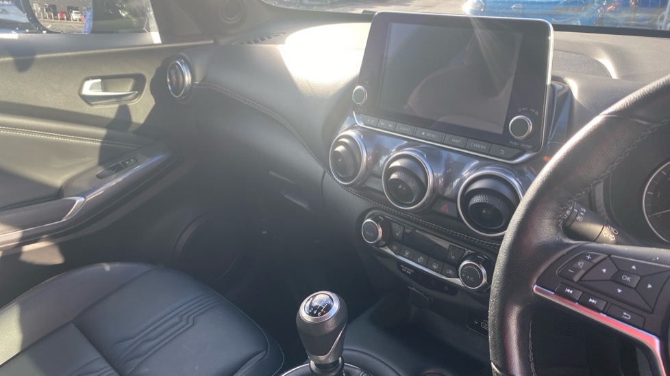 Nissan Juke 1.0 DiG-T 114 Tekna 5dr Petrol Hatchback - Image 14