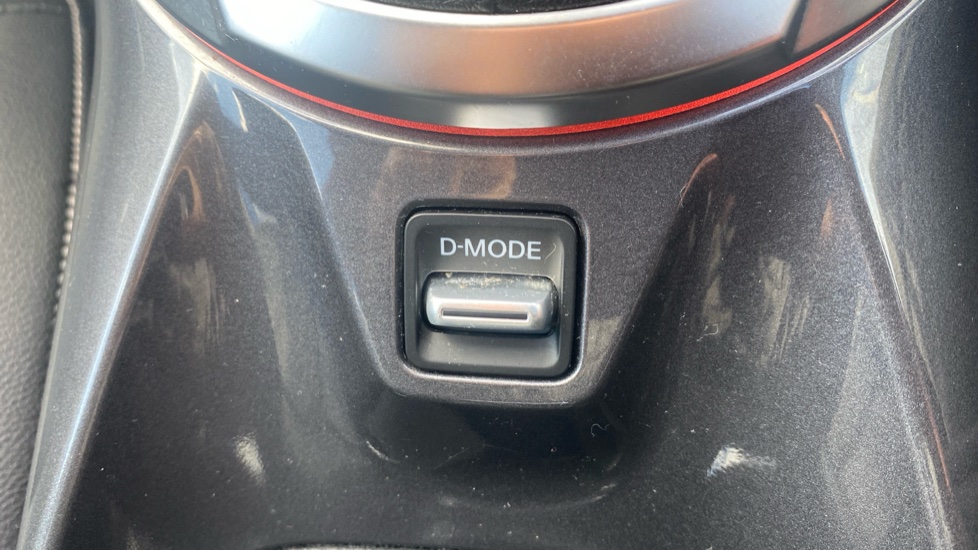 Nissan Juke 1.0 DiG-T 114 Tekna 5dr Petrol Hatchback - Image 29