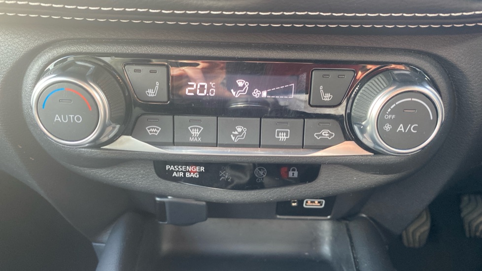 Nissan Juke 1.0 DiG-T 114 Tekna 5dr Petrol Hatchback - Image 31