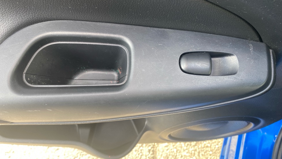 Nissan Juke 1.0 DiG-T 114 Tekna 5dr Petrol Hatchback - Image 41