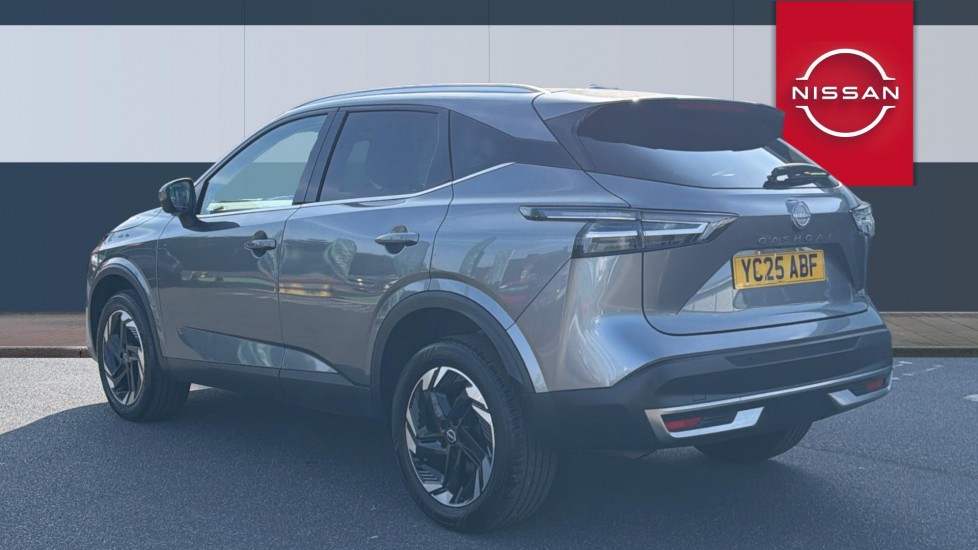 Nissan Qashqai 1.3 DiG-T MH N-Connecta 5dr Petrol Hatchback - Image 2