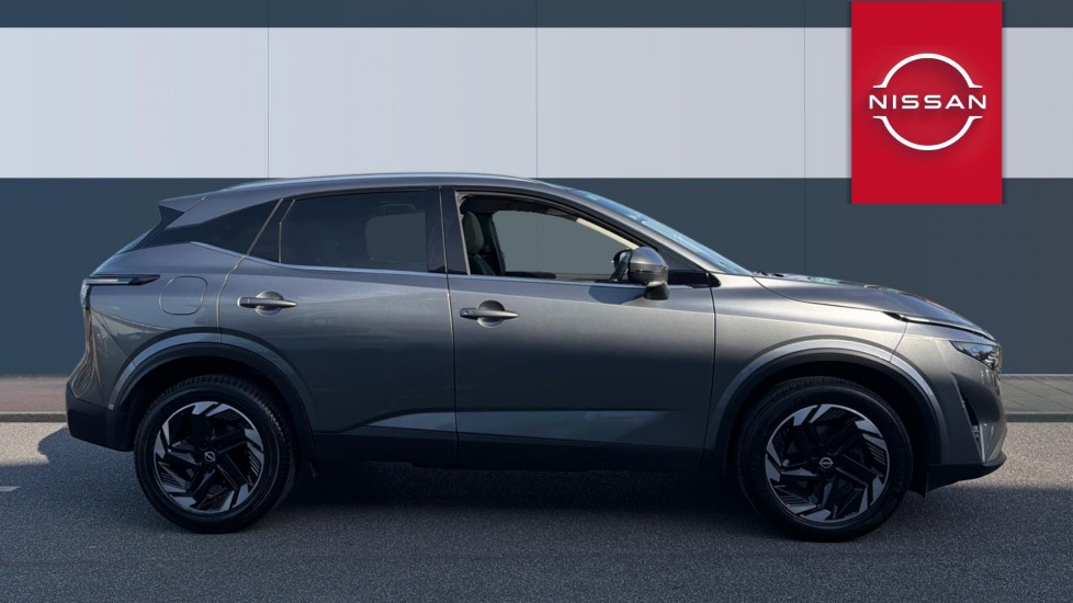 Nissan Qashqai 1.3 DiG-T MH N-Connecta 5dr Petrol Hatchback - Image 5