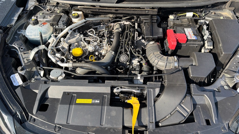 Nissan Qashqai 1.3 DiG-T MH N-Connecta 5dr Petrol Hatchback - Image 8