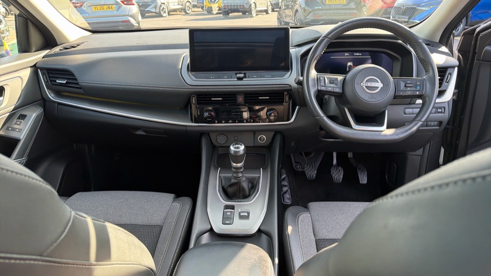 Nissan Qashqai 1.3 DiG-T MH N-Connecta 5dr Petrol Hatchback - Image 10