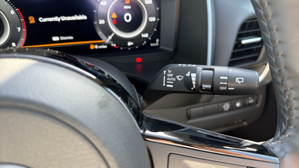 Nissan Qashqai 1.3 DiG-T MH N-Connecta 5dr Petrol Hatchback - Image 28