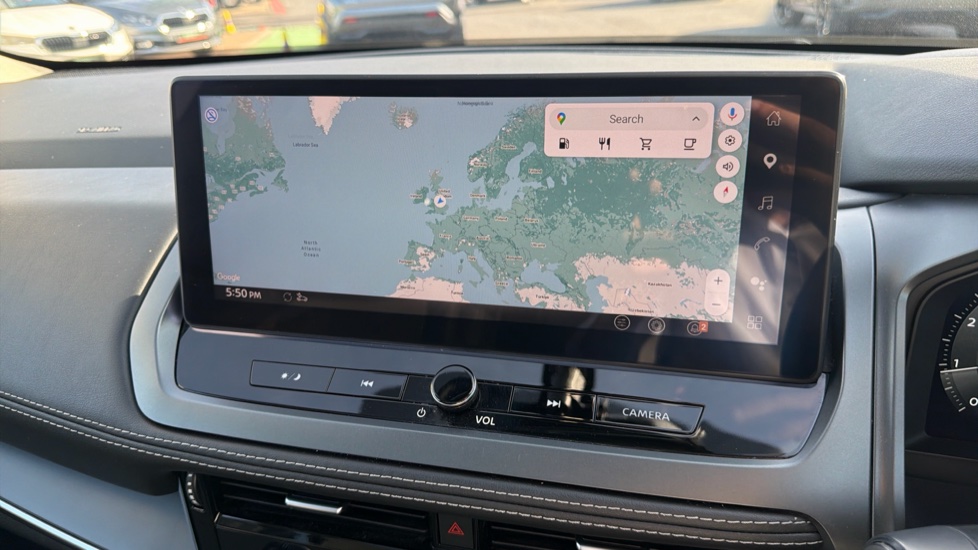 Nissan Qashqai 1.3 DiG-T MH N-Connecta 5dr Petrol Hatchback - Image 30