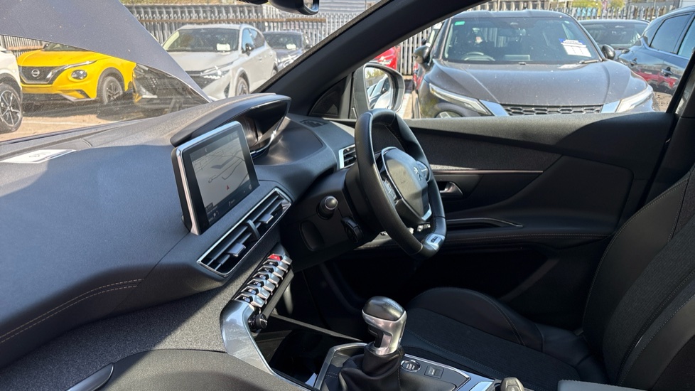 Peugeot 3008 1.5 BlueHDi GT Line Premium 5dr Diesel Estate - Image 9