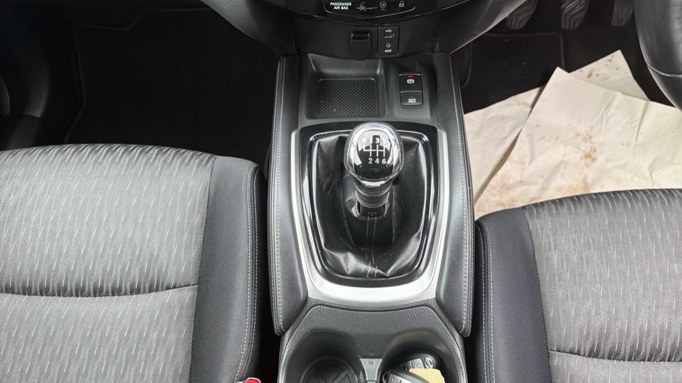 Nissan X-Trail 1.6 dCi N-Connecta 5dr Diesel Station Wagon - Image 13