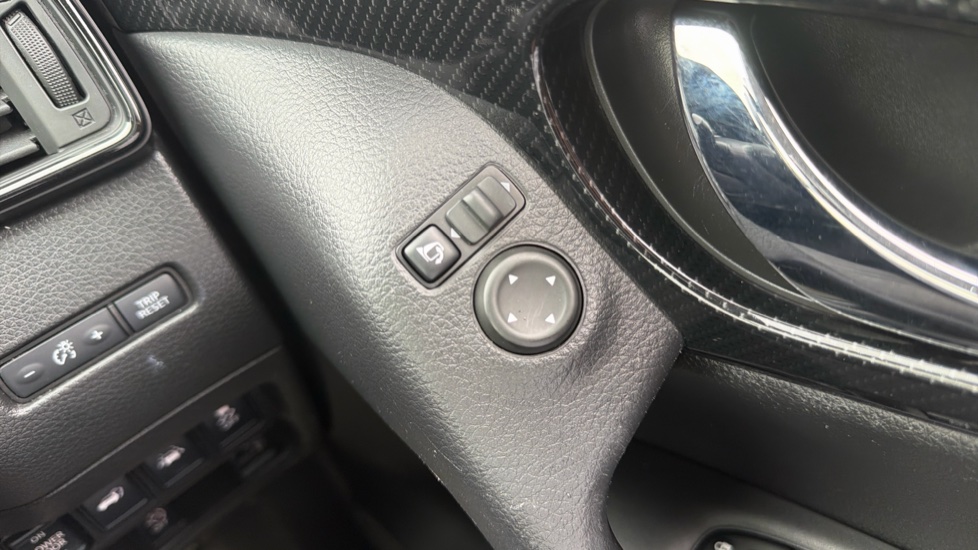 Nissan X-Trail 1.6 dCi N-Connecta 5dr Diesel Station Wagon - Image 35