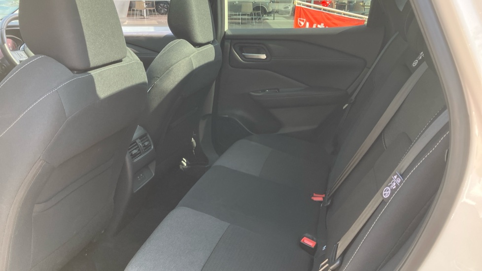 Nissan Qashqai 1.5 E-Power N-Connecta 5dr Auto Hybrid Hatchback - Image 16