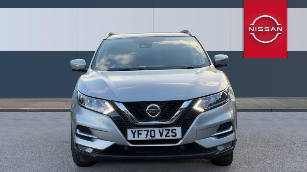 Nissan Qashqai 1.3 DiG-T N-Connecta 5dr [Glass Roof Pack] Petrol Hatchback - Image 3