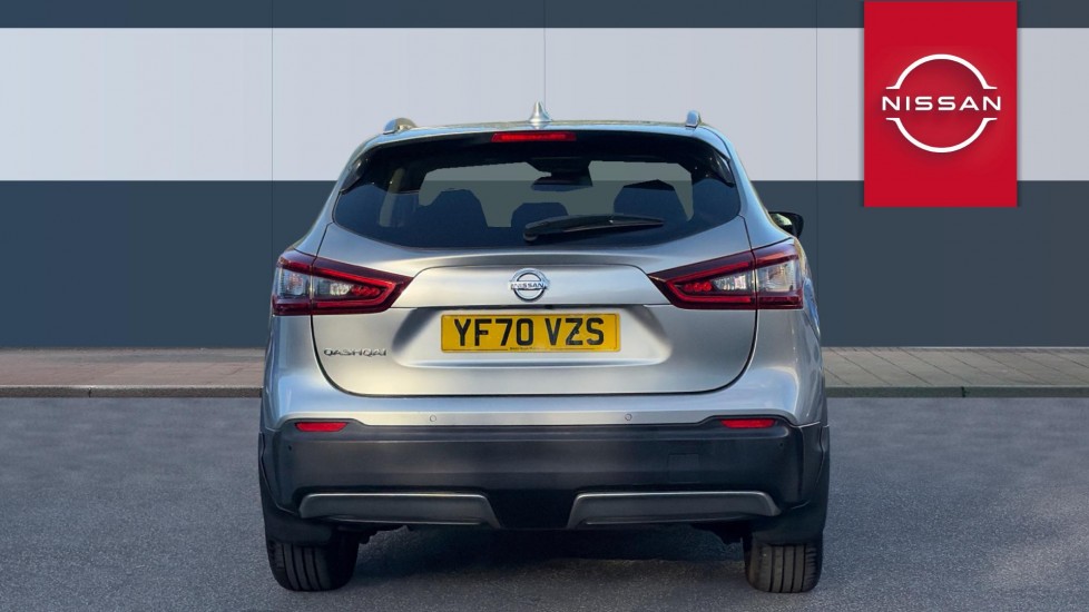 Nissan Qashqai 1.3 DiG-T N-Connecta 5dr [Glass Roof Pack] Petrol Hatchback - Image 6