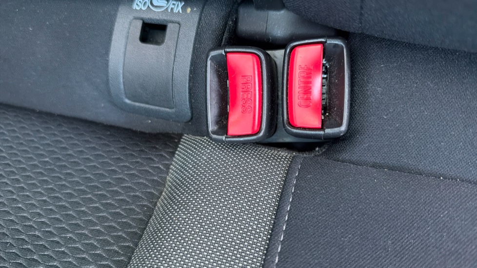 Nissan Qashqai 1.3 DiG-T N-Connecta 5dr [Glass Roof Pack] Petrol Hatchback - Image 17