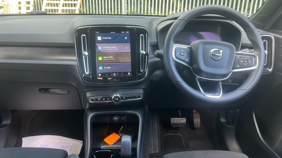 Volvo XC40 170kW Recharge Ultimate 69kWh 5dr Auto Electric Estate - Image 10