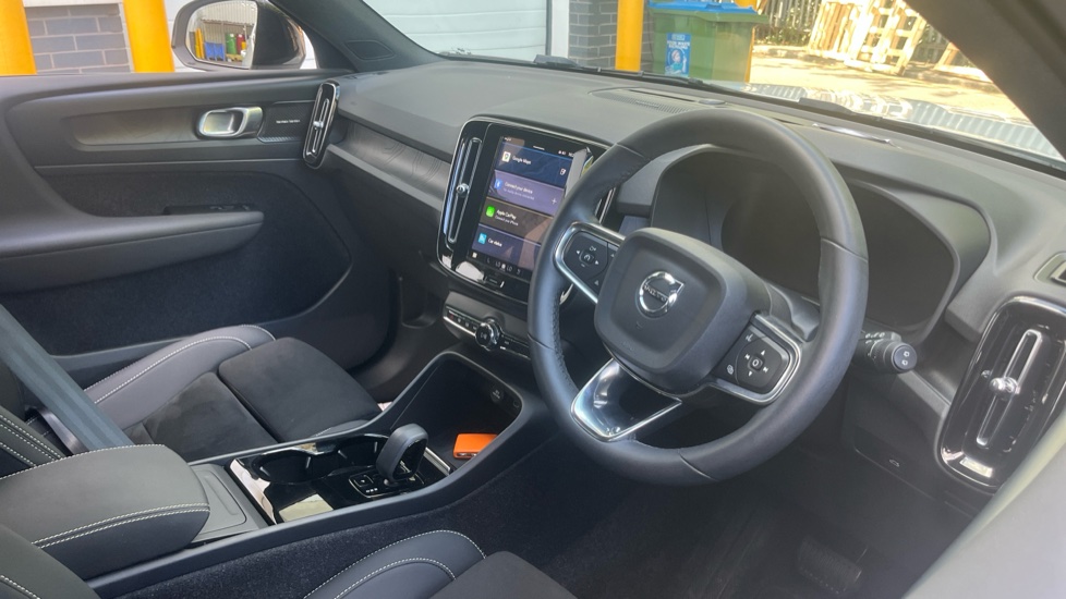 Volvo XC40 170kW Recharge Ultimate 69kWh 5dr Auto Electric Estate - Image 11