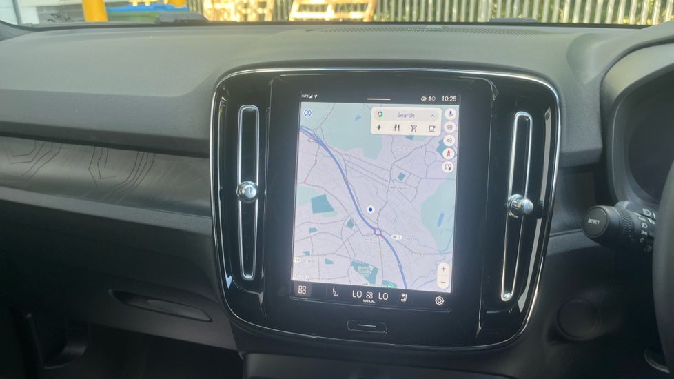 Volvo XC40 170kW Recharge Ultimate 69kWh 5dr Auto Electric Estate - Image 12