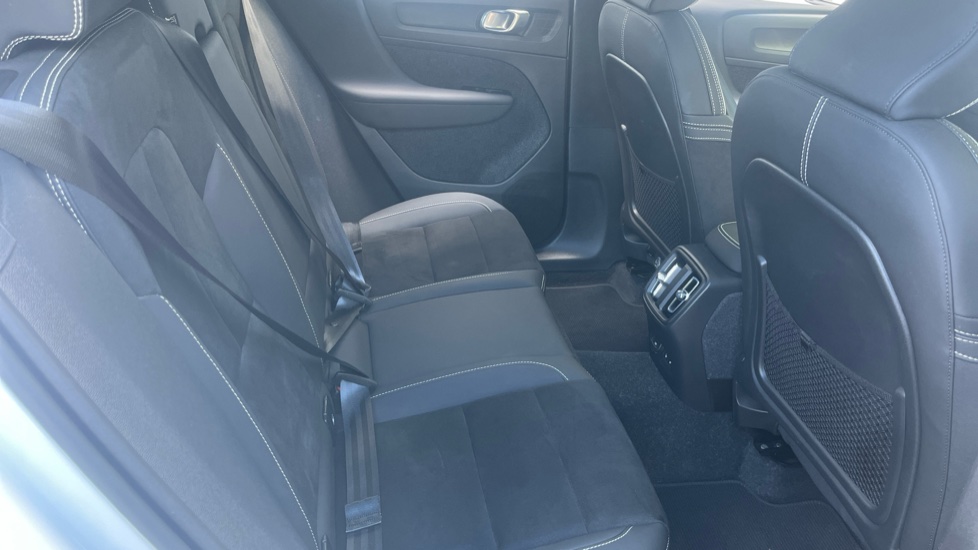 Volvo XC40 170kW Recharge Ultimate 69kWh 5dr Auto Electric Estate - Image 16