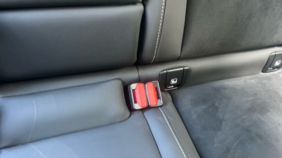 Volvo XC40 170kW Recharge Ultimate 69kWh 5dr Auto Electric Estate - Image 17