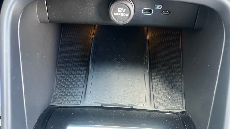 Volvo XC40 170kW Recharge Ultimate 69kWh 5dr Auto Electric Estate - Image 27