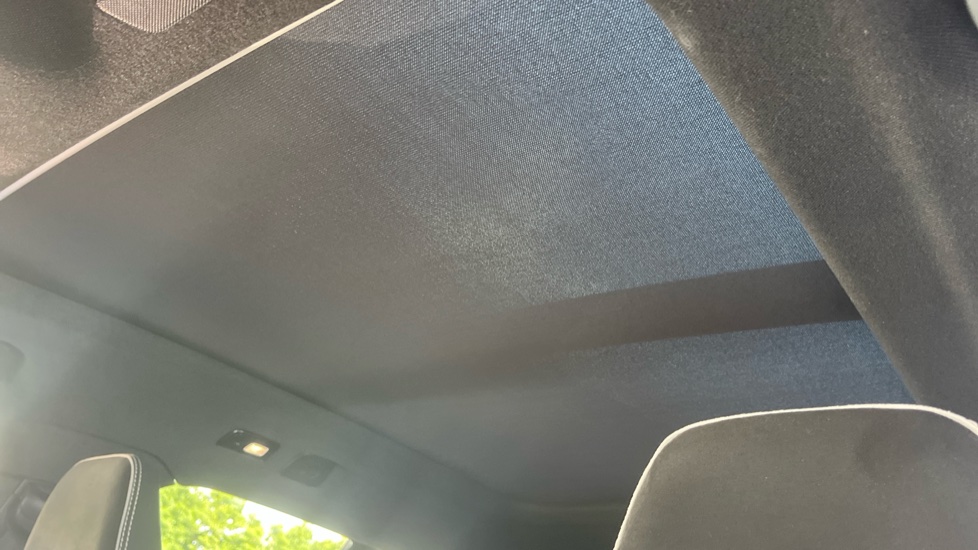 Volvo XC40 170kW Recharge Ultimate 69kWh 5dr Auto Electric Estate - Image 35