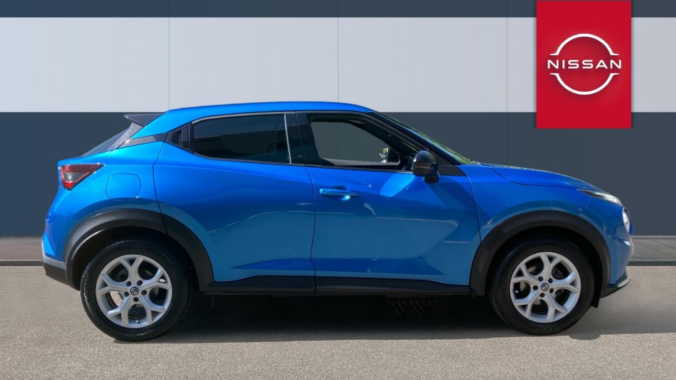 Nissan Juke 1.0 DiG-T N-Connecta 5dr DCT Petrol Hatchback - Image 5