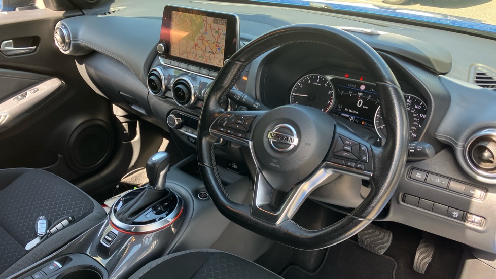 Nissan Juke 1.0 DiG-T N-Connecta 5dr DCT Petrol Hatchback - Image 11