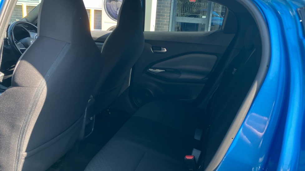 Nissan Juke 1.0 DiG-T N-Connecta 5dr DCT Petrol Hatchback - Image 16