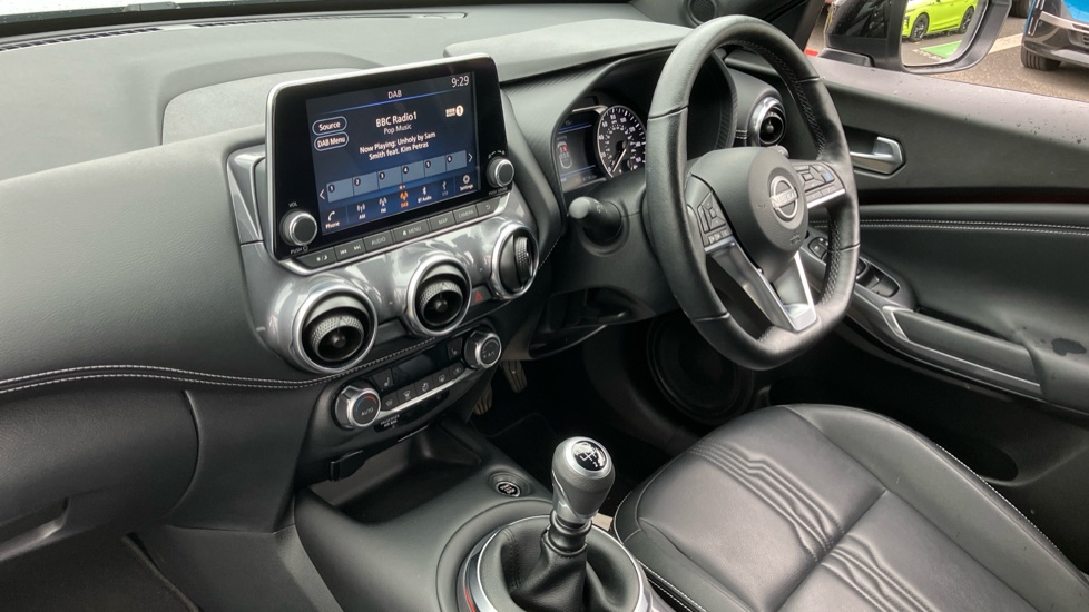 Nissan Juke 1.0 DiG-T 114 Tekna 5dr Petrol Hatchback - Image 9