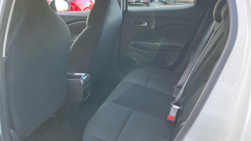 Nissan Juke 1.0 DiG-T 114 Acenta 5dr Petrol Hatchback - Image 16