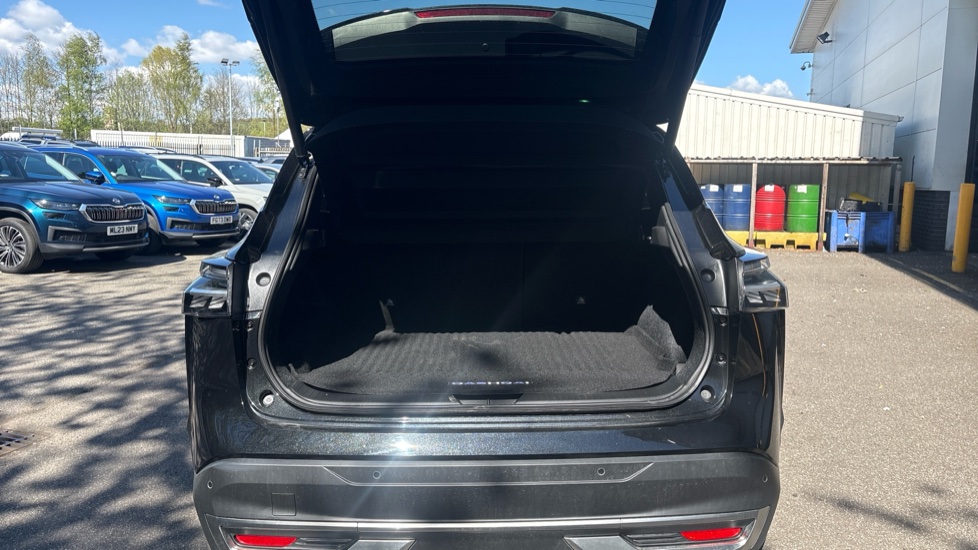 Nissan Qashqai 1.5 E-Power 205 Tekna [Bose] 5dr Auto Hybrid Hatchback - Image 4