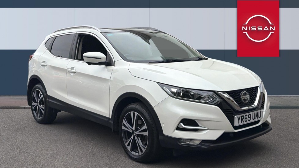 Nissan Qashqai 1.3 DiG-T N-Connecta 5dr Petrol Hatchback - Image 1