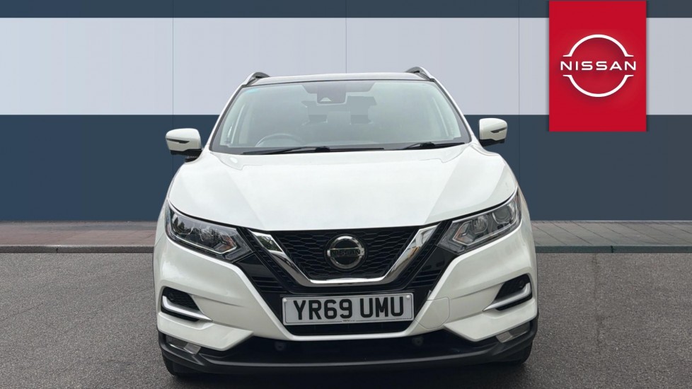 Nissan Qashqai 1.3 DiG-T N-Connecta 5dr Petrol Hatchback - Image 3