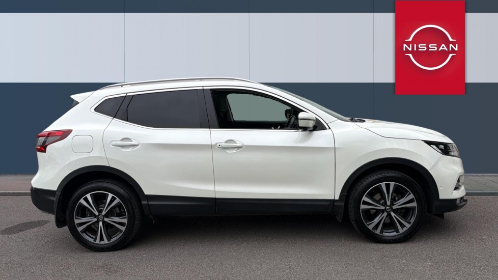 Nissan Qashqai 1.3 DiG-T N-Connecta 5dr Petrol Hatchback - Image 5