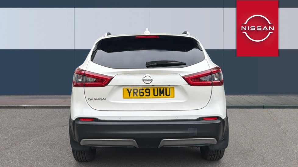 Nissan Qashqai 1.3 DiG-T N-Connecta 5dr Petrol Hatchback - Image 6